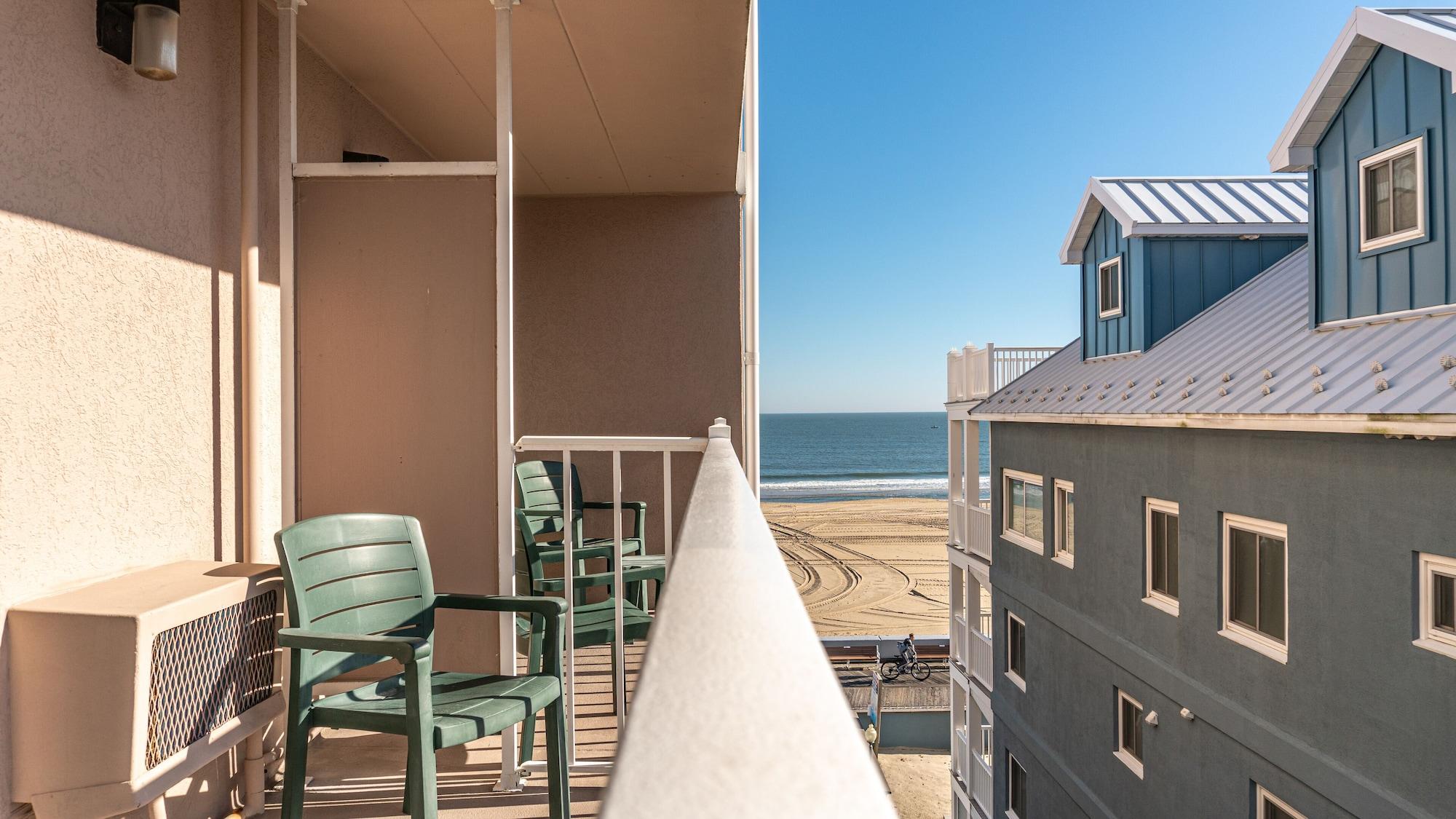 Comfort Ocean Boardwalk
